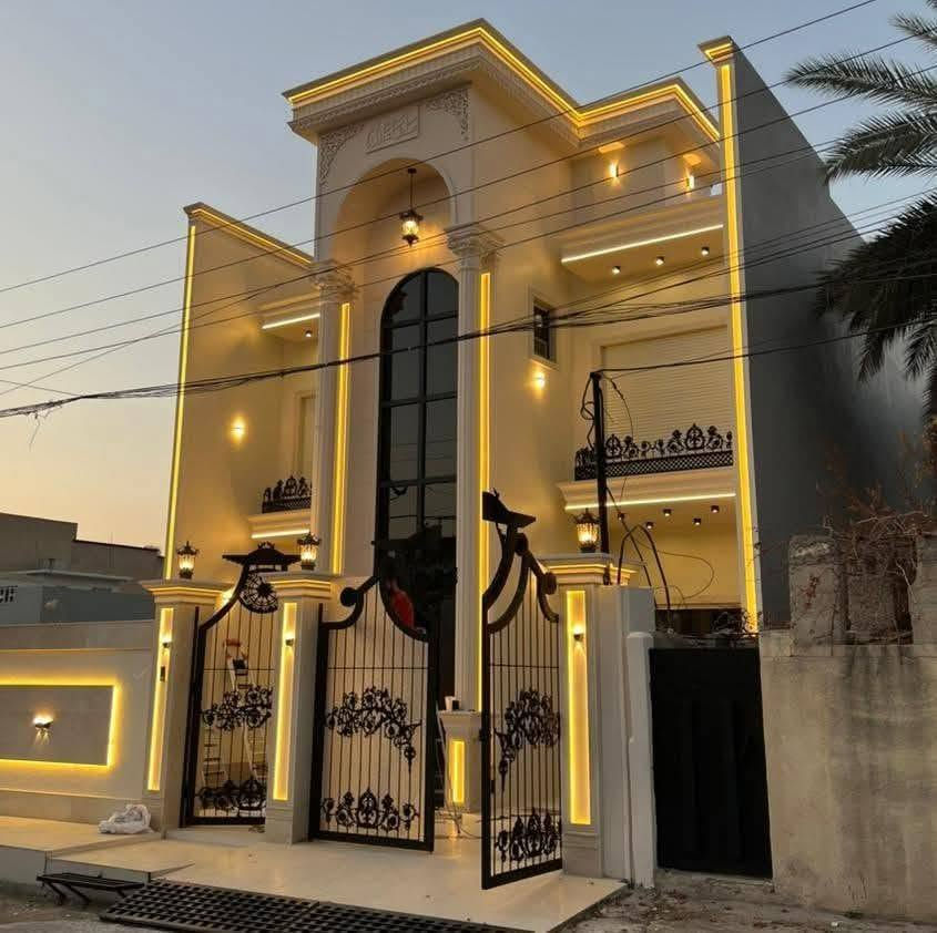 السلام عليكم يوجد كادر كافه الديكورات الخارجيه والدخليه مثل جبسن بور سعر المتر 25الف مع الصبغ وفتحات الناره وشغل ستلام مهندس شرط وتغليف وجهيات بوردكس38 الف وتغليف فلين مضغوط ضد الحريق وضمان 10سنوات سعر المتر 22الف وصبغ داخلي وخارجي السعر المتر  يبدي من 1500 الف لحد   7000 الف حسب قناعت ابو البيت وشرط الشغل كله ستلام مهندس وشغل كافت الديكورات رقم الهاتف ***********
