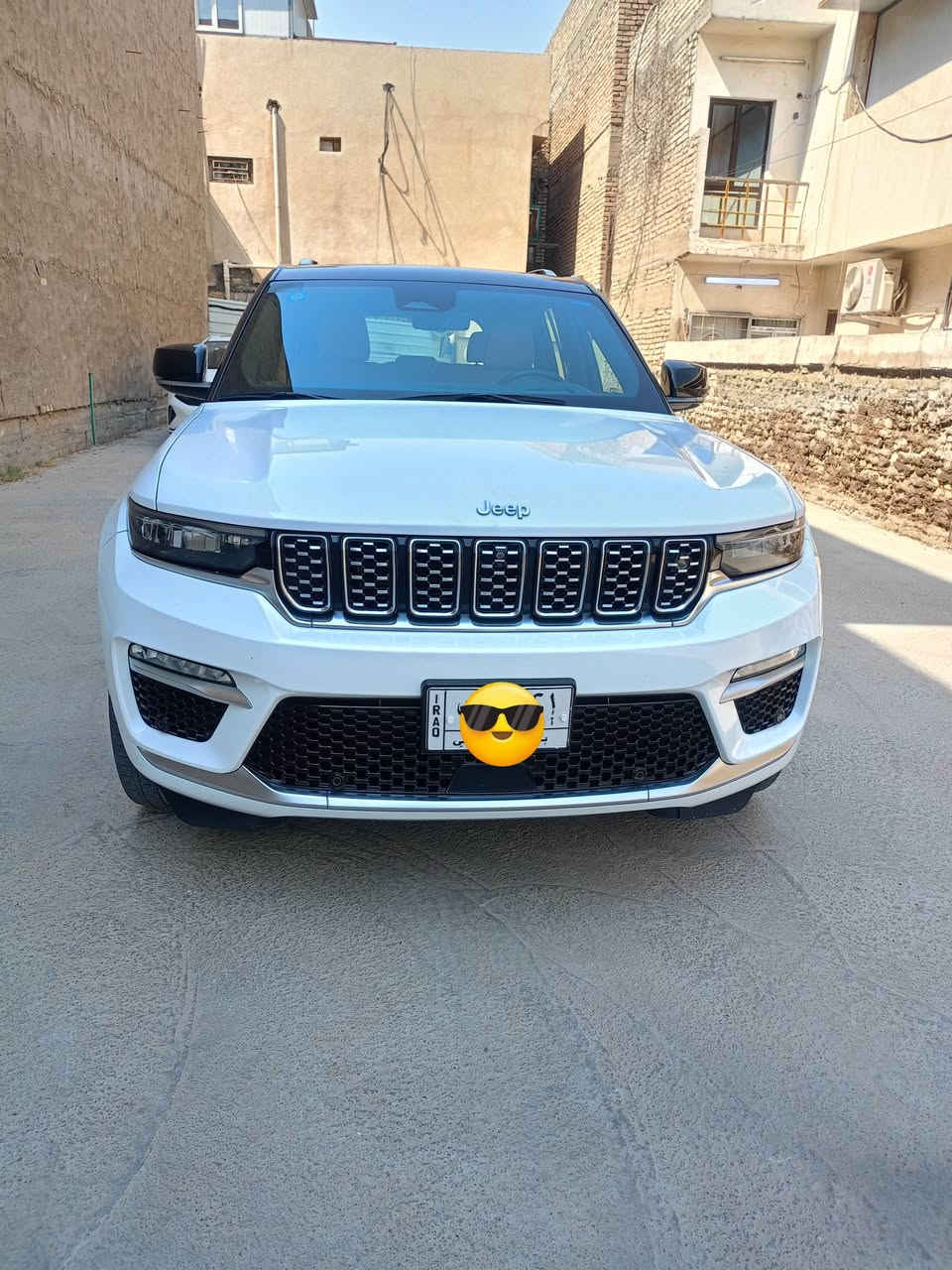 السلام عليكم جيب سومت وكالة هارلم خليجيه ماشيه 33 الف اخذتها زيرو واستعمال قليل فول مواصفات 1/1 مواصفتها معروفه رقم بغداد كفاله عامه بيها ملاحظه بسيطه بالباب الي خلف الصدر او بالدعاميه الخلفيه كما موضح بالصور للاستفسار الاتصال على الرقم ***********
