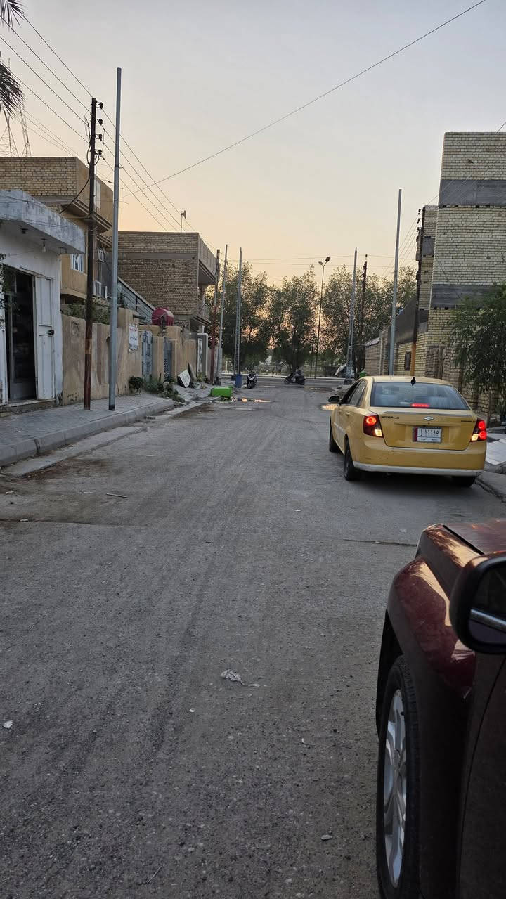 بيت للبيع منطقة الفلاحية قويب على ساحة التشابيه مساحة ٢٠٠م يتكون من ٣ غرف نوم واستقبال وهول و٢حمامات السعر١٧٠ مليون رقم الهاتف ***********
