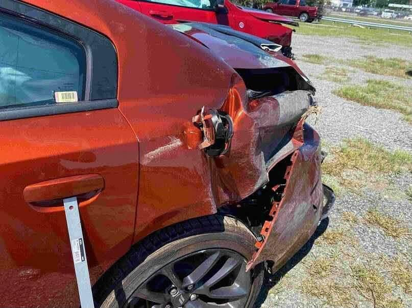 السلام عليكم 
دوج تشارجر دايتونا 2021
محرك 5700 V8
ماشية 46 الف 
السياره حادثها بالمنشور موجود 
باسمي هزه بعدها ممنتهيه يعني كبل تحول

السياره كشنات تدفئة تبريد الخلفيه تدفئة 
بيها سوبر تراك باك 
حلوه السياره 
عارضها ب185 وبيها للشراي 
رقمي ***********
