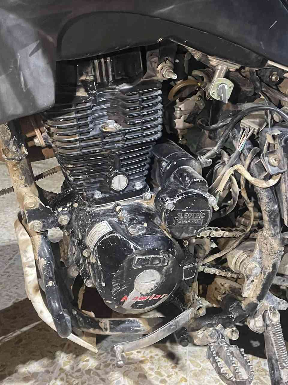 السلام عليكم كاوير 25 محرك مفتوح شاصي مثل ماموضح مرواس بCRX ونطي فرق ***********

نص مكتوب في الصور:
- قص