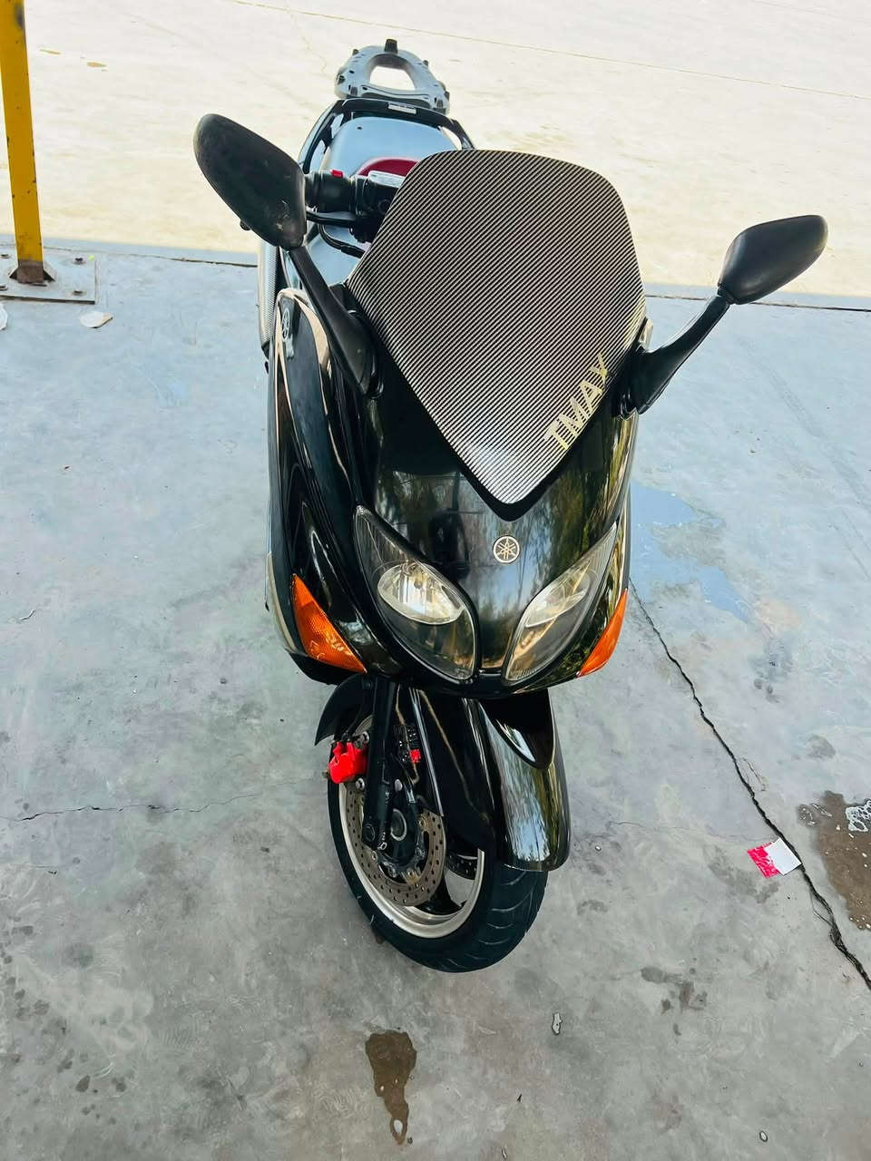 السلام عليكم
T MAX 2008
السعر 18
مبدل بيها يطق 
ونقص وحد من الصفاح جو الاشباره 

لاستفسار ***********
اتصل وبيك خير ودلل
