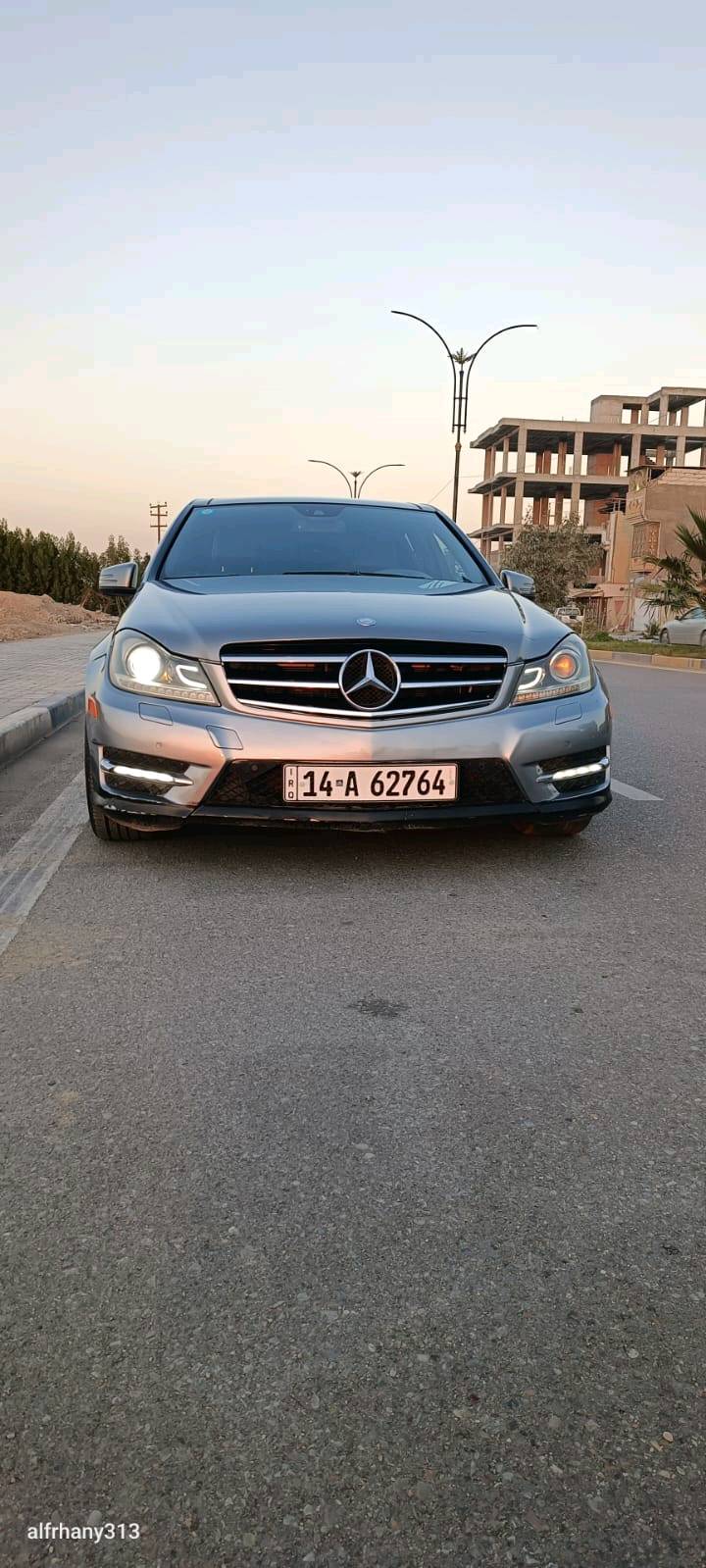 موديل 2012
مرسيدس c300
بيه باب وجاملق جه السايق
مكينه 6 استندر بلادي
ماشيه 130 الف
داخل اسود