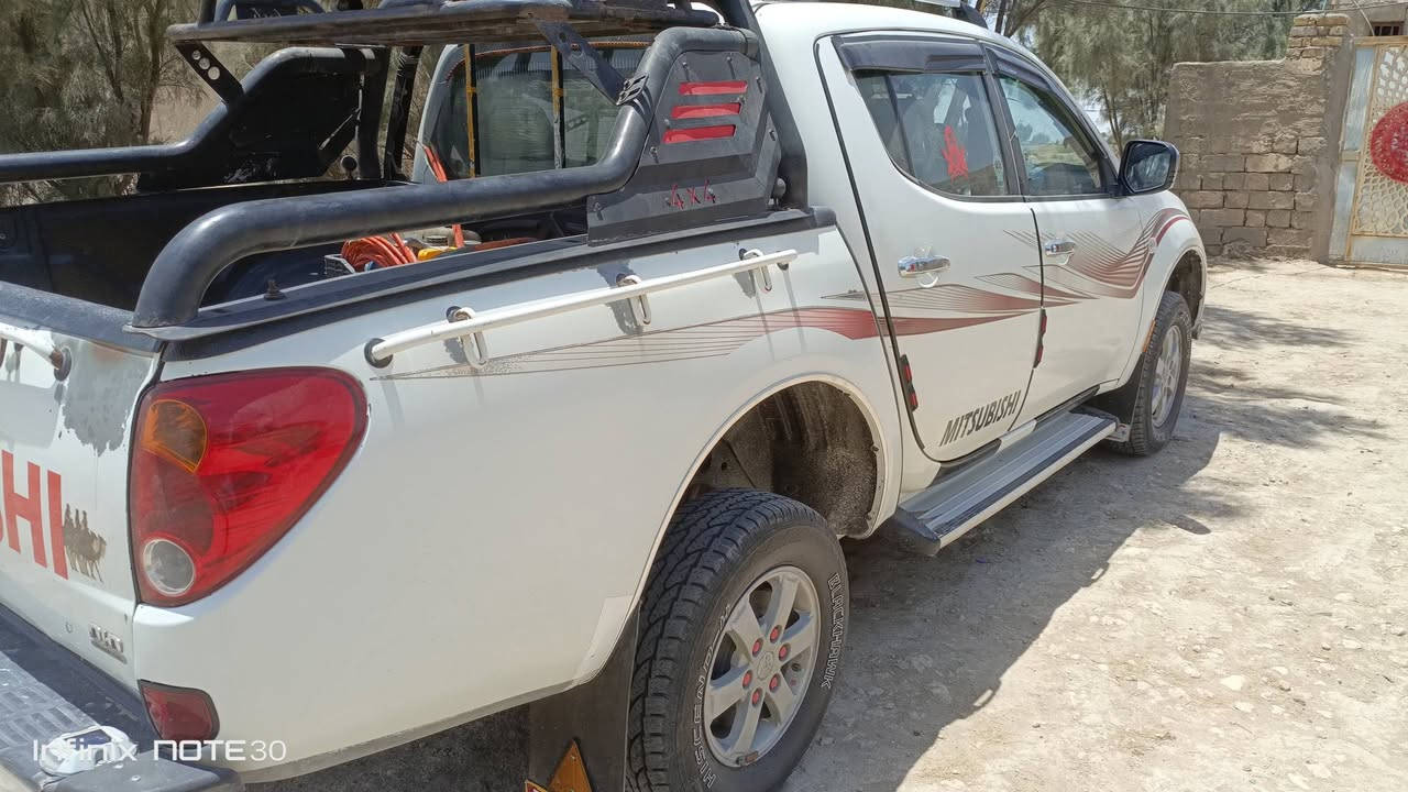 سلام عليكم
للبيع فقط متسيوبيشي L200 رقم نينوى مشروع وطني مكفوله كفاله عامه محرك كاز مسكر بلاد فورويل مكينه وكير بشرط حداديه جديده تخم تايرات 4 جدد السياره جاهزه عل اخير وبل واقع احله من الصور 
***********
***********
 مكلف بل نشر
