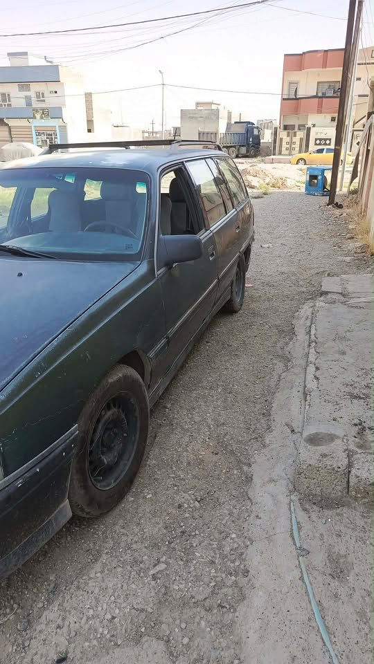 اوبل اوميكه للبيع
محرك ٢٠المرغوب معمر جديد 
كير شرط اكسن شرط 
وايرمنيه شغاله بشرط 
طخم تواير الكدام جديد الخلفي نص عمر 
ظخمها نظيف 
٢٠$سعر وبيها مجال 
*********** 
***********
