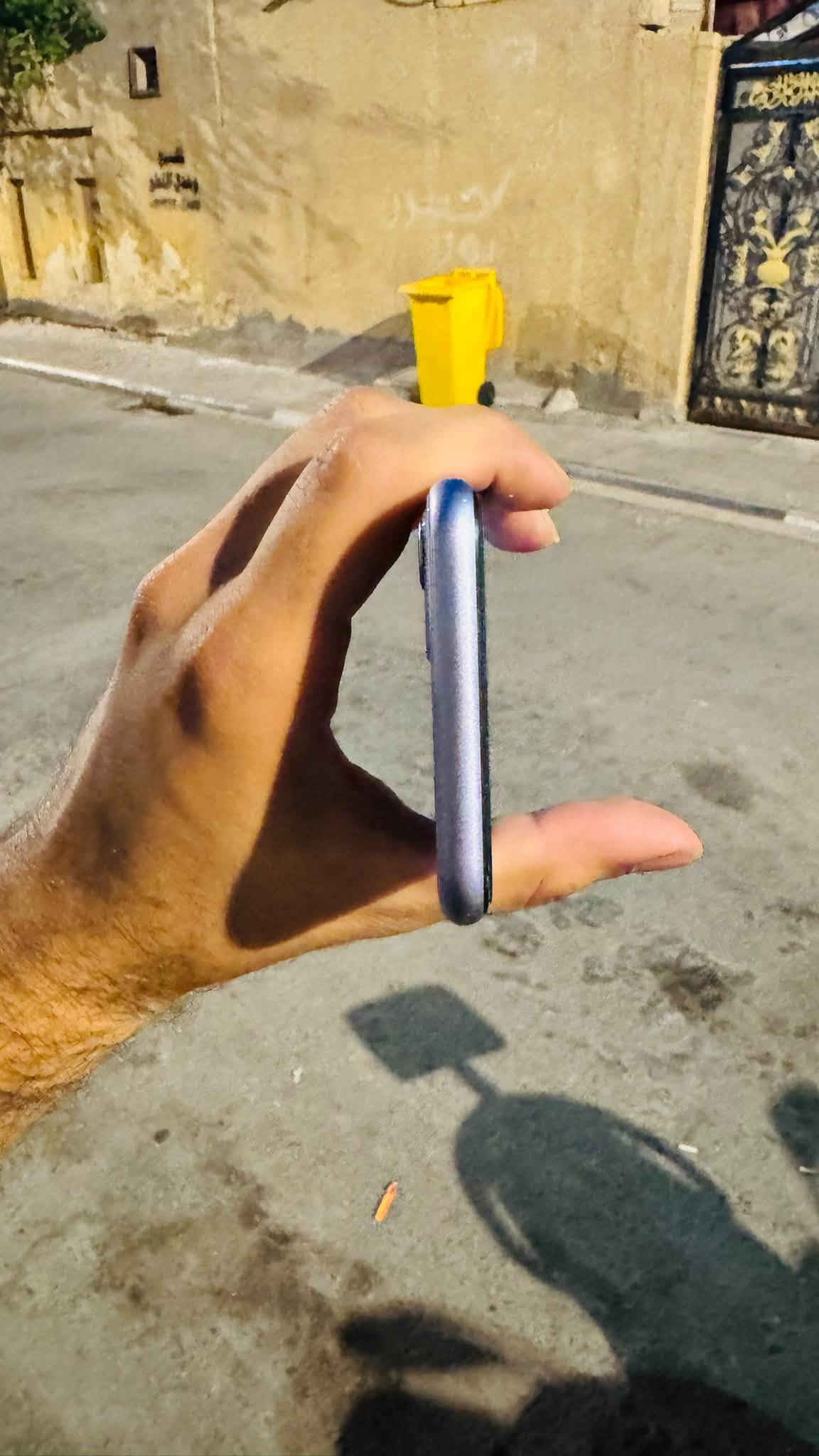 آيفون ١١ • ٦٤ • شاشه وبطاريه اصليه