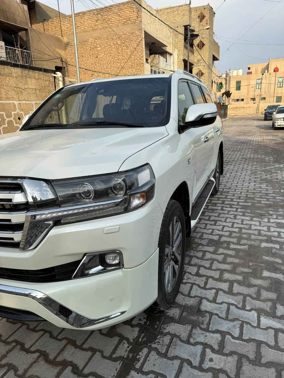 لاندكروز • ٢٠١٧ • ٨ سلندر ٥٫٧