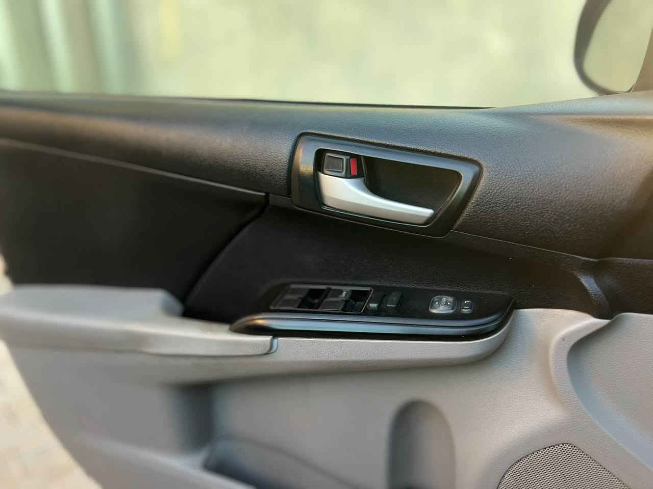 TOYOTA CAMRY- SE 2014  وارد
المحرك 4 سلندر 2500
اللون چويتي
شاشة
التبريد فول
مثبت سرعة
كامره خلفيه 
المقاعد بتحكم كهربائي
ايرباك سليم (ضربة بسيطه ب الدعامية) 
اي شي ما مبدل
صبغ حزام بسبب الشخوط فقط 
الدواخل نظافة فول 
السيارة ب أسمي 
.
العنوان: محافظة المثنى ( السماوة )
الهاتف: ***********
السعر: 105 وبي مجال بسيط
