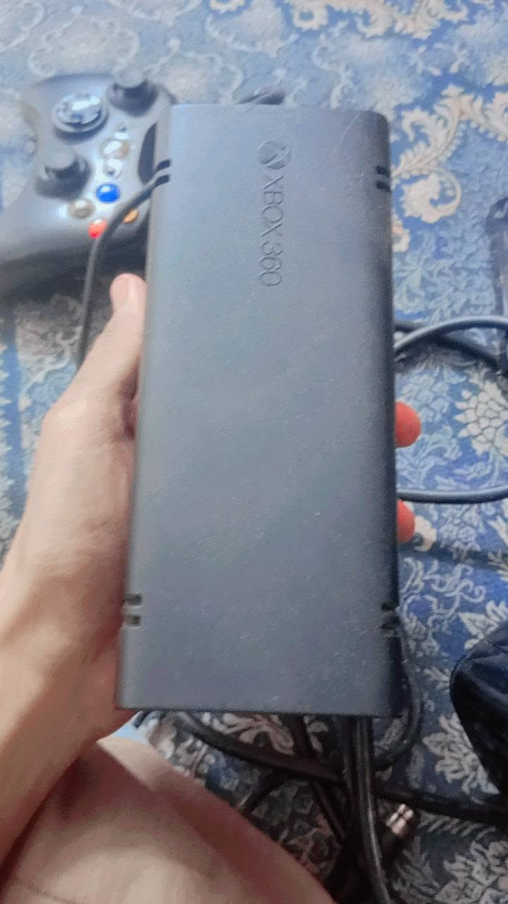 اكس بوكس 360 السعر 80وبي مجال عطلة فقط كارت شاشة يجي 92لعبة. ويا وهارد 250.العنوان بغداد مدينة الصدر قطاع 55 خلف مستشفى القادسية ***********
