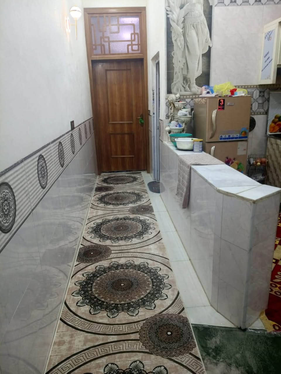 سلام عليكم بيت للبيع مساحته 100متر طابو زراعي سند 25 ابسمه شخصينا  يتكون من صاله ومطبخ وكلدور وغرفه 
نوم بناء حديث  طابق واحد سنه 2026
درجة  اولى 
العنوان حله شارع 80خلف بانزين خانه مال اضواء بابل قريب على شارع العام يبعد عن شارع العام 250متر
ابسعر امناسب وبيع مستعجل الظروف خاصة لاستفسار اكثىر او مراجعت مكتب بهاء الجشعمي اللعقار العنوان المكتب حله شارع 100قرب جسر المشاه 
او لاتصال على الرقم التالي 
    
***********
