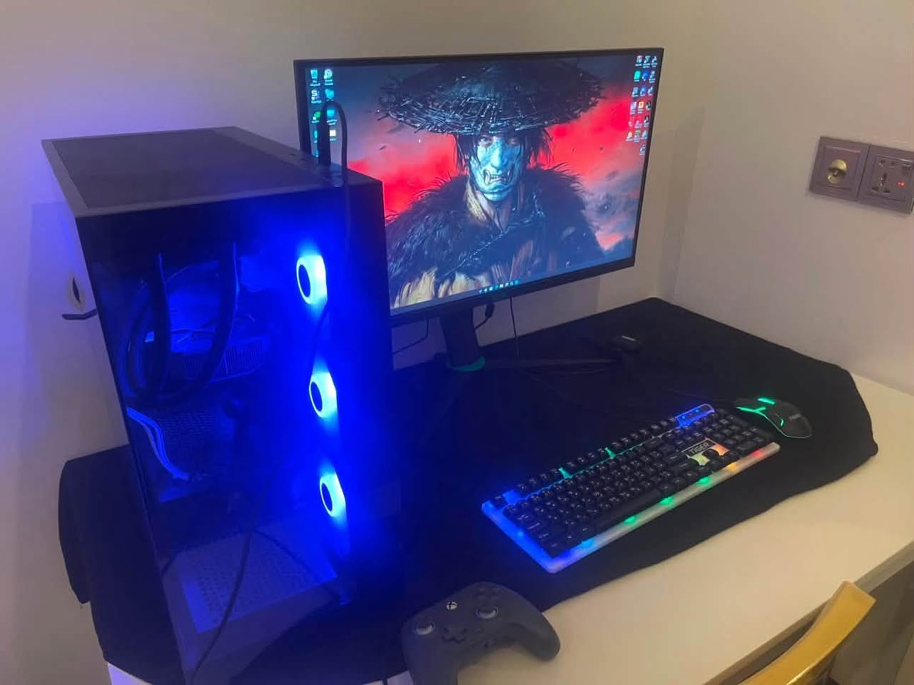 RYZEN 5 9600X
RTX 5070 12G ZOTAC TWIN EDGE
RAM 32GB(16X2)6000MHZ DDR5 EXPO ANACOMDA
M.B B650 ASUS PRIME MK M.2
M.2 1TB GEN4 5000MB/S WESTERN DIGTAL 
COOLER 240MM LIQUID COOLER ARGB DEEPCOOL
PSU 750W 80+GOLD PCIE-5 THERMALRIGHT 
CASE ANTEC CX300M RGB

MONITOR 27 INCH 2K 200HZ 0,5MS FAST IPS 
ماوس + كيبورد + يدك اكس بوكس + قطعه نت + يو بي اس
جميع كراتين القطع متوفره مع الاحتياطيات وصل ضمان خاص بالوكيل الي اخذته منه استخدام شهر هلا اكثر ولا اقل 
وشاشه وياها كامله مكمله واحد على واحد

موجود الوصل + رايدها بمليونين و ٩٠٠ مكاني بغداد للي يحب يتفاهم عالسعر يتصل عليه ***********

