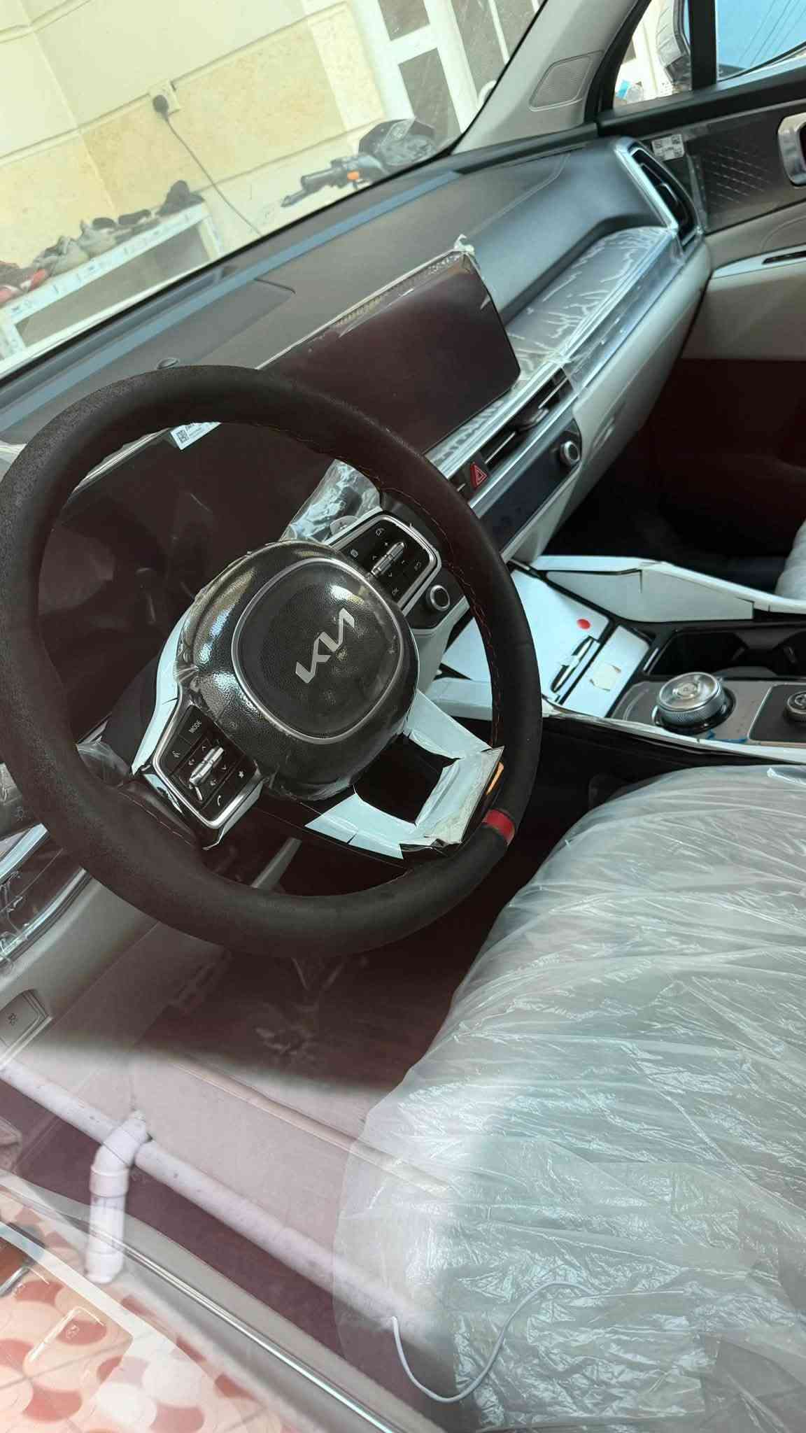 السلام  عليكم
سورنتو 2024 خليجي كفالة عامة السيارة جديدة بعدها زيرو
🔺ماشيه 19 الف
🔸 رقم بغداددولي باسمي
السيارة فول مواصفات
🔹٦سلندر
🔹٧ راكب 
🔹٣ قطعع تبريد
🔹بانوراما 
🔹ويل كروم حجم 19
🔹شاشة ديجتال متصلة
🔹كامرة دوارة
🔹كشنات 
🔹شحن لاسلكي
🔹مدخل شحن امامية
🔹برادات جانبية
🔹جنطة كهرباء
🔹لدات امامي خلفي
🔹زنون عالي ناصي
🔹وبعد مواصفات هواي
📍موقع السيارة (بغداد الدوره ابو طياره )
📞الاستفسار اتصال*********** 
$السعر 30 وبيها مجال 

🛑اخوان كاتب كل التفاصيل الشراي يتصل غير متواجد خاص
