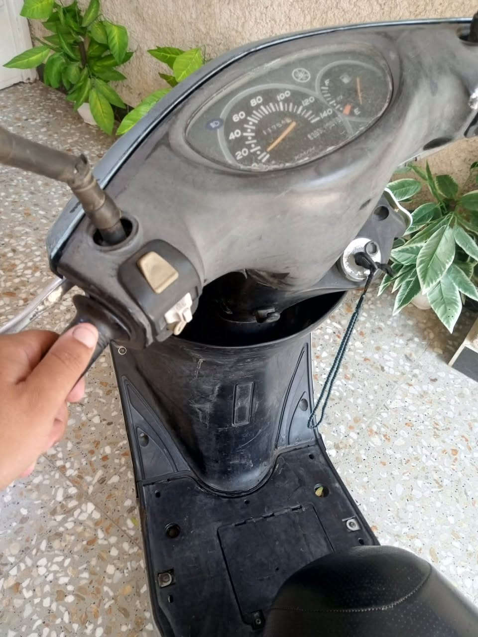 السلام عليكم دراجه بريز مابيها اي نقص كامله نكره سلف شلعه معدل دراجه نضيفه كلش كهربائيات اشاير كلها شغاله السعر 500 مكان الشعب  ***********
