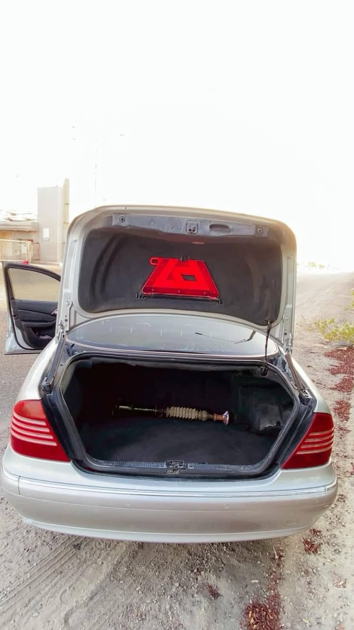 مارسدس 2001 غواصه S500 وارد ياباني حلوه وجاهزه العنوان البصرة الحيانيه شارع 60 سعرها 110 هذا رقمي *********** البصرة, العراق
