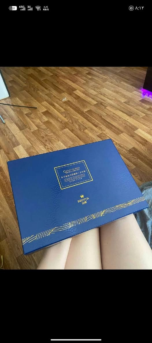 🌟 بكج الكافيار المميز 🌟
📝 الوصف:
هي طقم العناية الفاخرة BEOTUA Caviar Luxurious Skin Care Set ✨
يحتوي على مستخلص الكافيار، ومصمم لترطيب البشرة بعمق وتحسين نضارتها ومظهرها العام 💧💆‍♀️.
📦 تتضمن المجموعة منتجات متعددة مثل:
الغسول 🫧، التونر 🧴، اللوشن 🧴، كريم الوجه 🧖‍♀️، كريم العين 👁️، والأمبولات المغذية 🧪.
✨ فوائدها الأساسية:
1️⃣ ترطيب عميق وتحفيز مرونة البشرة 💦.
2️⃣ تفتيح وتوحيد لون البشرة 🌸.
3️⃣ تقليل الخطوط الدقيقة والتجاعيد 📉.
4️⃣ تغذية وتجديد خلايا البشرة بفضل مستخلص الكافيار الغني بالأحماض الأمينية 🧬.
5️⃣ ترك البشرة ناعمة ومشرقة بمظهر فاخر 👑.

سعر مناسب جداااااا 
تواصل خاص او واتساب ***********
يوجد. توصيل جميع المحافظات
