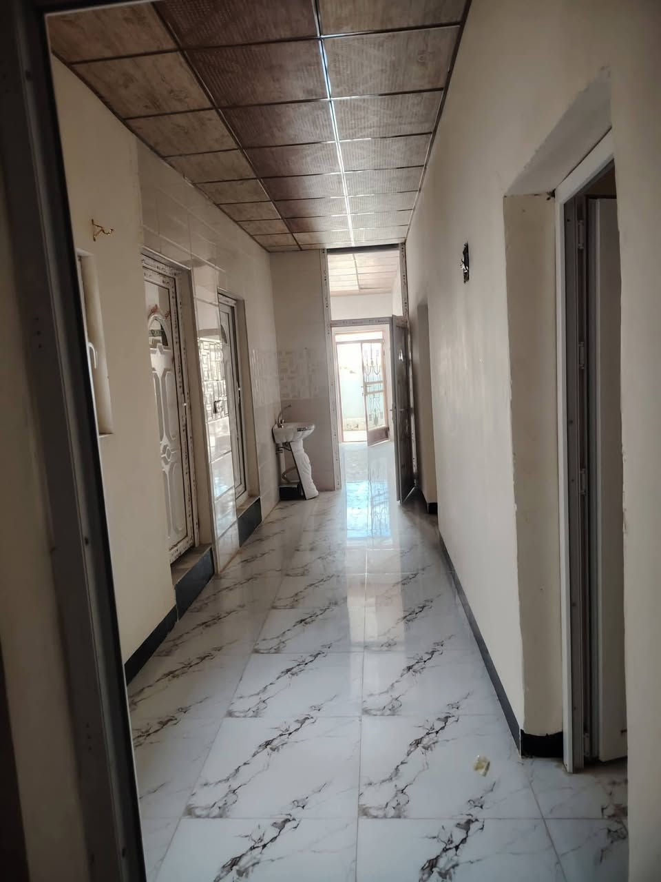 عليكم ورحمة مشتمل للايجار مكون م 2 غرف نوم هول ومطبخ واستقبال طابق ثاني في القادسيه حي جامعه قرب مدينه في شارع حولي مجاور ماركت مناره
***********
