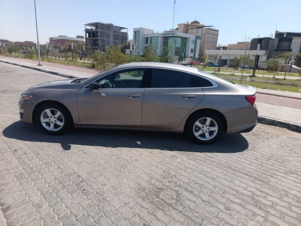 ماليبو مديل ٢٣ سياره جديده كلش مكفول من صبغ والتبديل بيه بارد شي قليل تحويل بصره بسم صديقي ماشيه ٤١ الف فقط السياره جديده رقمي *********** البصرة, العراق
