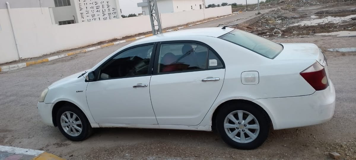 السلام  عليكم للبيع جيلي موبل موديل ٢٠١٢سياره جاهزه كير مكينه حداده تخم تاير تبريد رقم ميسان انكليزي بسمي سياره جاهزه مال جناي مكان السياره الميمونه الاستفسار اتصل ‭+٩٦٤ ٧٨١ ٤٠٦ ٢٨١٦‬
