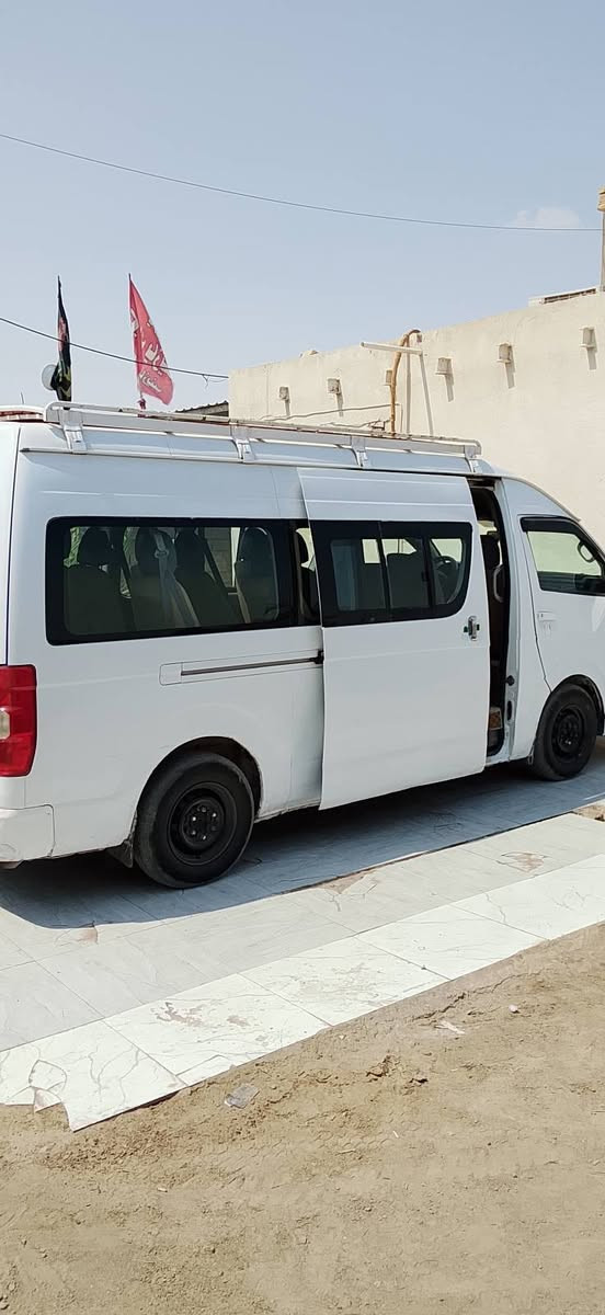 15جمبي بسمي مصفره هيه وضريبه وسنويه ورقم جديد محرك جمره بيها تنقيص قليل اكسن نيسان تبريد وتخم تايات وصدر جديد ومشط جديد بيها صبغ بالصفحه الطويله والبنيد ضربه خفيفه مااراوس مكاني كوت ***********سعر 95
