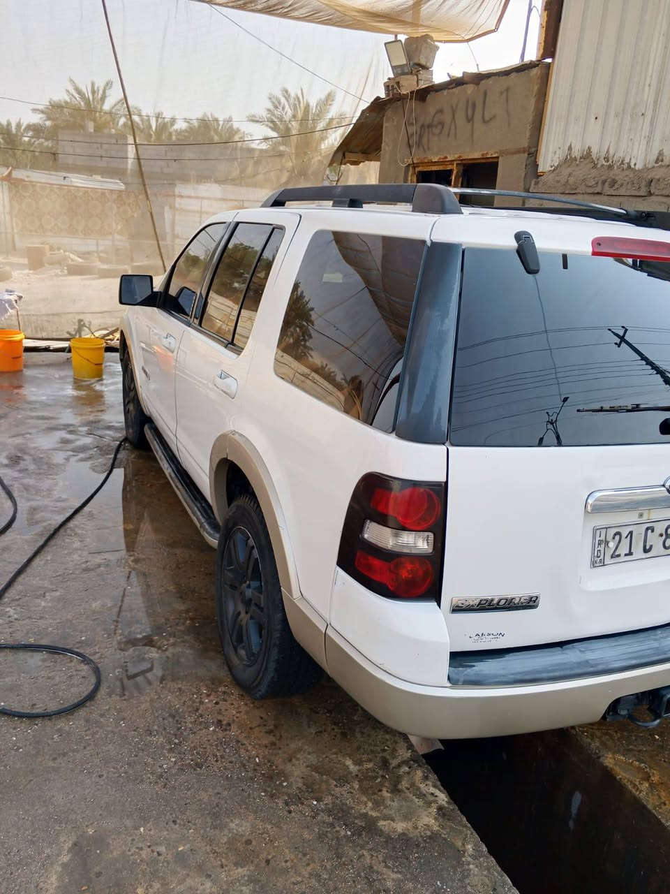 سياره للبيع فورد اكسبلور فول مواصفات بيها شاشتين وتبريد حداديه خير من الله قيم مكينه كف قيم مكينه كفاله قصه شنطه سنويه بيها طبق الاصل وارقام انجليزي سعرها ب 30 وبيها مجال عنوانها بصره هذا رقم التليفون ***********

