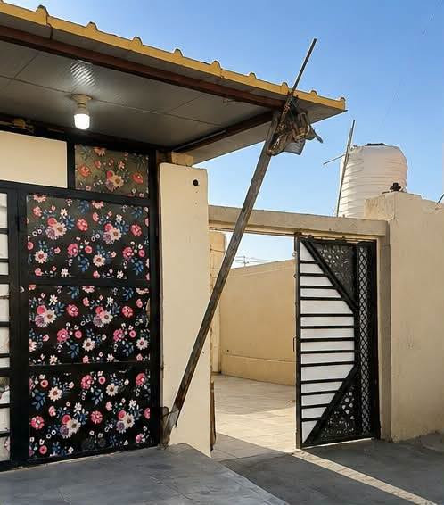 بيت 🏠زراعي للبيع بي وصل تطويب مع محل 🏷️ في حي كشميره خلف سجن الاصلاحي البناء فرمستون اعكاده الأرضية بورسلين الطارمه اشتايكر يحتوي على غرف عدد 2 مطبخ جبير صاله جبيره صحيات نقصه بس دوانيه لمساحه 200 السعر 36 اوبي مجال لشراي بي خير أو يدلل مستعجل على بيعه ***********
واتساب ☝️
