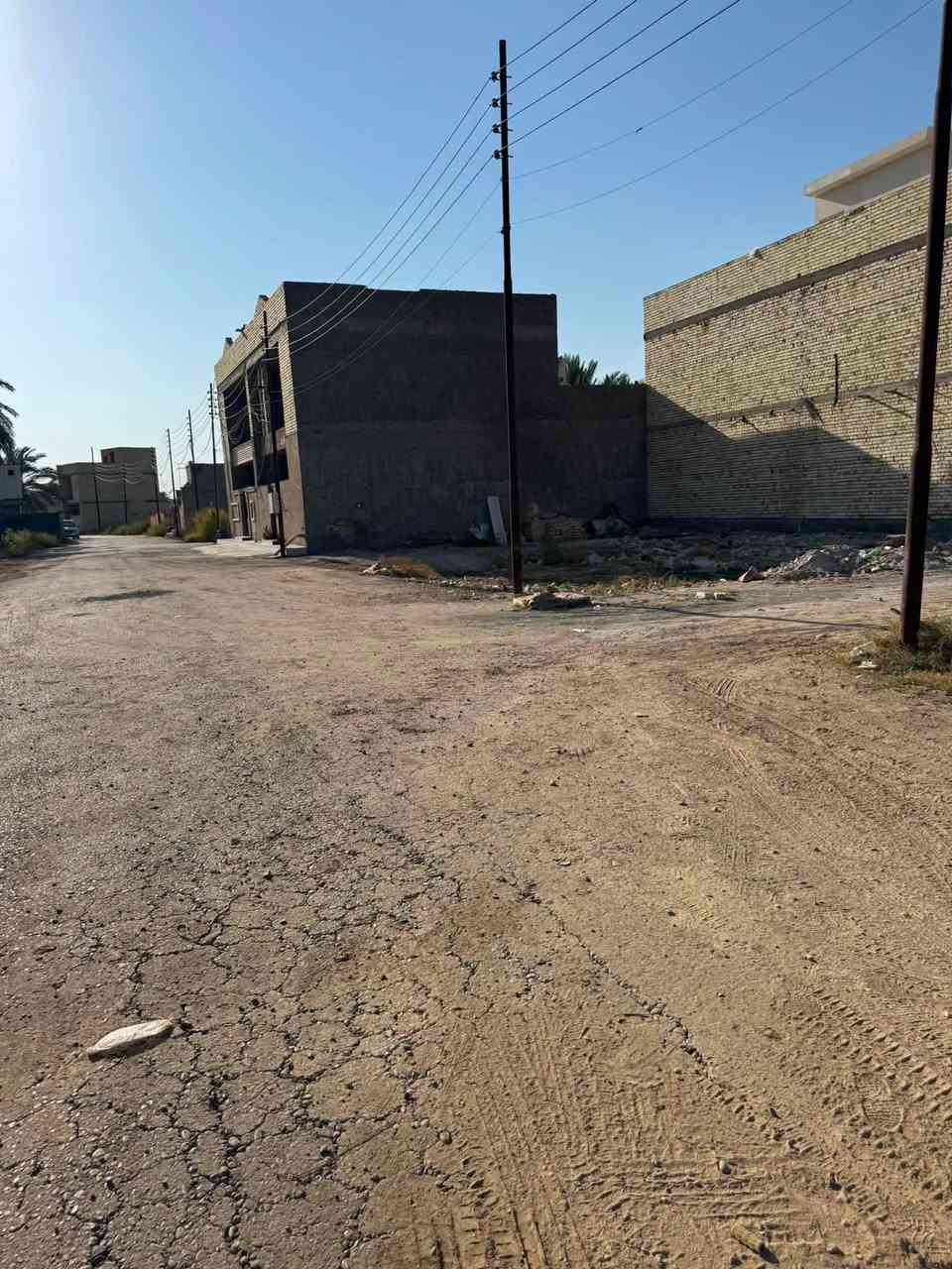 سلام عليكم قطع اراضي للبيع 200 و100و120و70 في مجمع المسار سكني قرب مركز شرطة عرب جبور الاستفسار ***********
