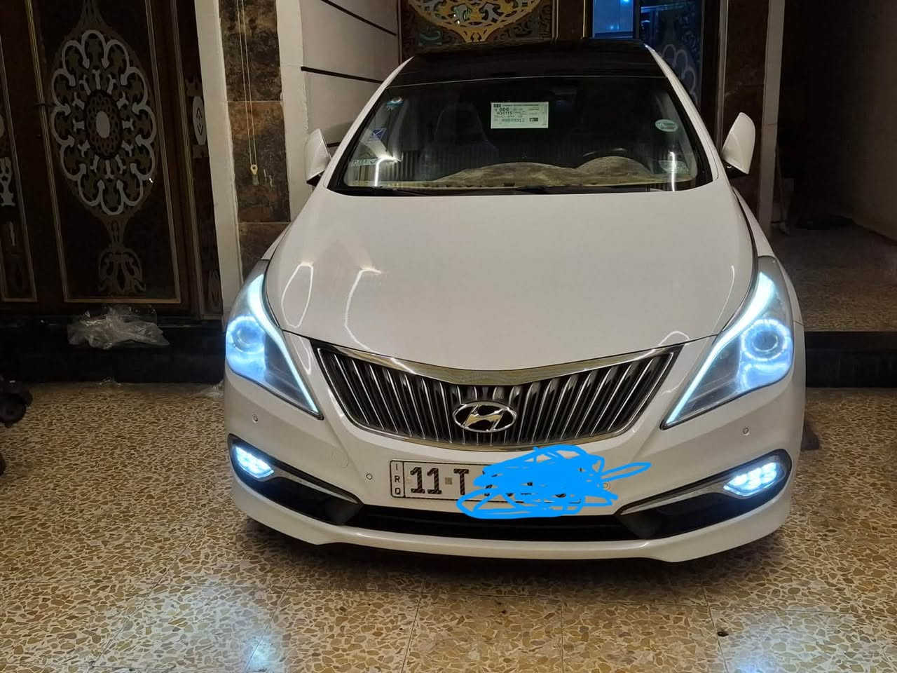 🔥 هيونداي أزيرا / جراندير 2014 🔥
خليجي — فول مواصفات 1/1 VIP أعلى فئة

مكينه v6 
كير أوتوماتيك 6 سرعات
كشنات جلد كهربائية
🔥❄️ تبريد وتسخين الكشنات
💺 ذاكرة كرسي السائق
🌙 فتحة سقف بانوراما
🔑 بصمة + تشغيل زر
❄️ تكييف أوتوماتيك
📸 كاميرا خلفية
 مرايات كهرباء
🌑 ستارة خلفية كهربائية
تحكم ماوس تكايه خلفيه 
LED فول امامي خلفي 
✨ جنوط ألمنيوم حجم 19 

صبغ جاملغ خلفي بدون دواخل
بنيد صبغ بدون دواخل
  ولباقي كفاله  على وضع شركه سياره 
حديدها نظيف وما بيها دواخل 
🔥 سيارة جديدة بمعنى الكلمة، جاهزة مال جناي
🔥 ألف مذب عليها
رقم بغداد دولي جديد تحويل مباشر 

💰 السعر: 120 ورقة وبيها مجال
عنوان انبار رمادي 

📞 ***********
لاستفسار اتصال على رقم فقط
