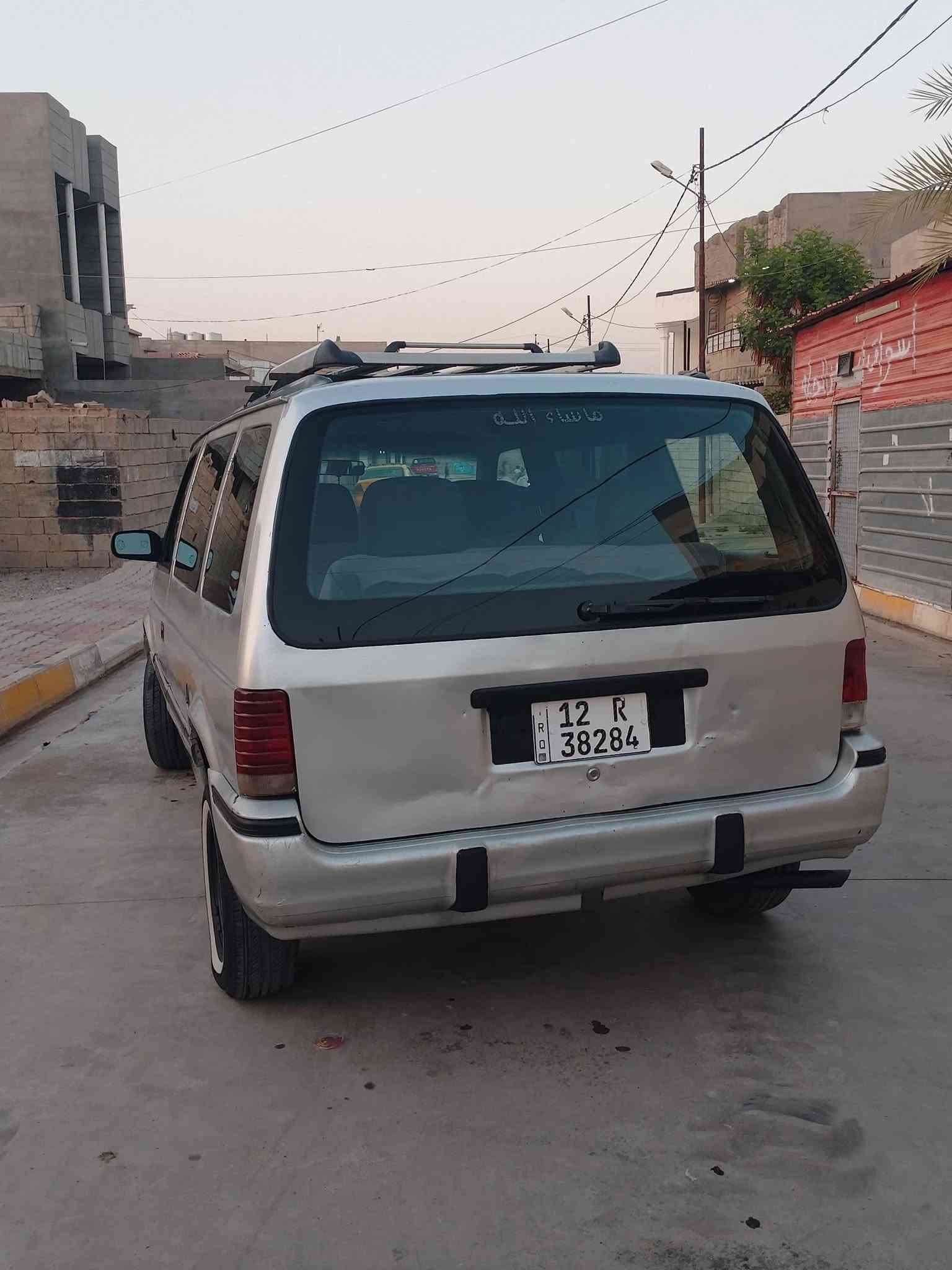 سلام عليكم عيني عندي گلايزر للبيع موديل 93 حجم 3000 محرك گير بشرط گشر داخل نضيف لون رصاصي فضي سنويه مشروع وطني لحد 2030تنتهي شرط التحويل بطاقه بنزين ⛽ بيها كهربائية شغاله مكاني كركوك سعر 36بي مجال بسيط ***********
