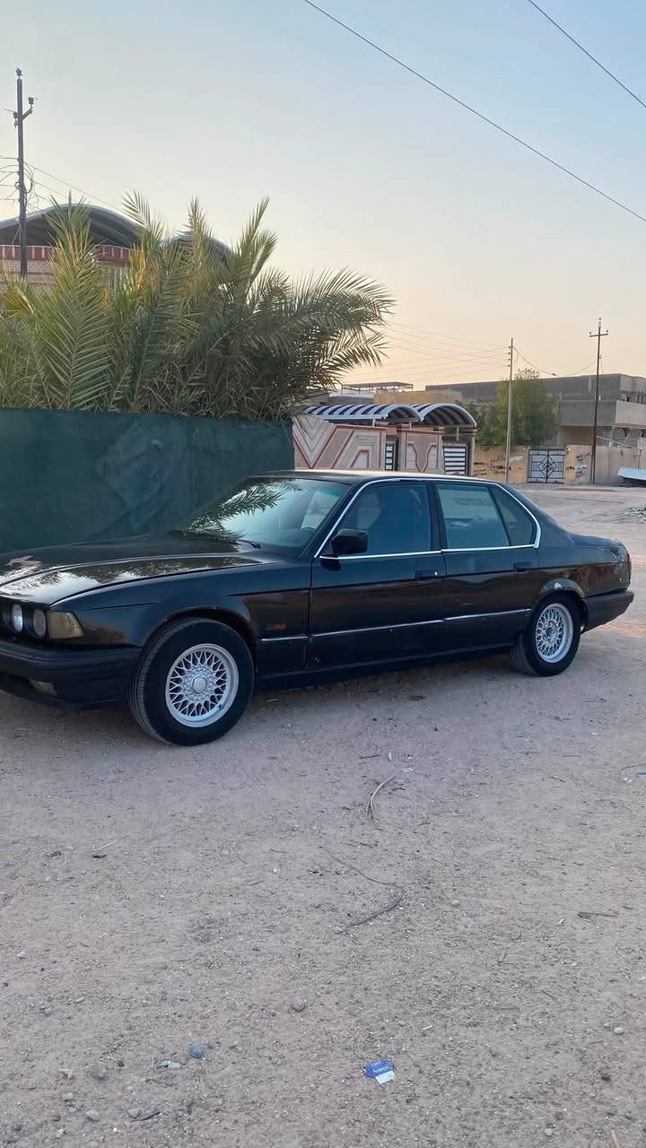 السلام عليكم بيئم حجم 735 للبيع لون اسود مكينه محور 3000 بيه خيط تبخير قليل وترايك وين متريد والكير خير من الله حداديه الاماميه جديده توني شديته والوره عوزله تعبانه حداديته تخم تاير جديد سنويه تنتهي بسنه ال  2027 السياره مبدلين بيه جاملغ امامي عكس السايق مبين بل صوره دواخل النظافه 100/70 
السعر 28 ورقه بيه مجال لجيتك 
مكلف بل نشر 
للستفسار👇👇

‭***********‬
