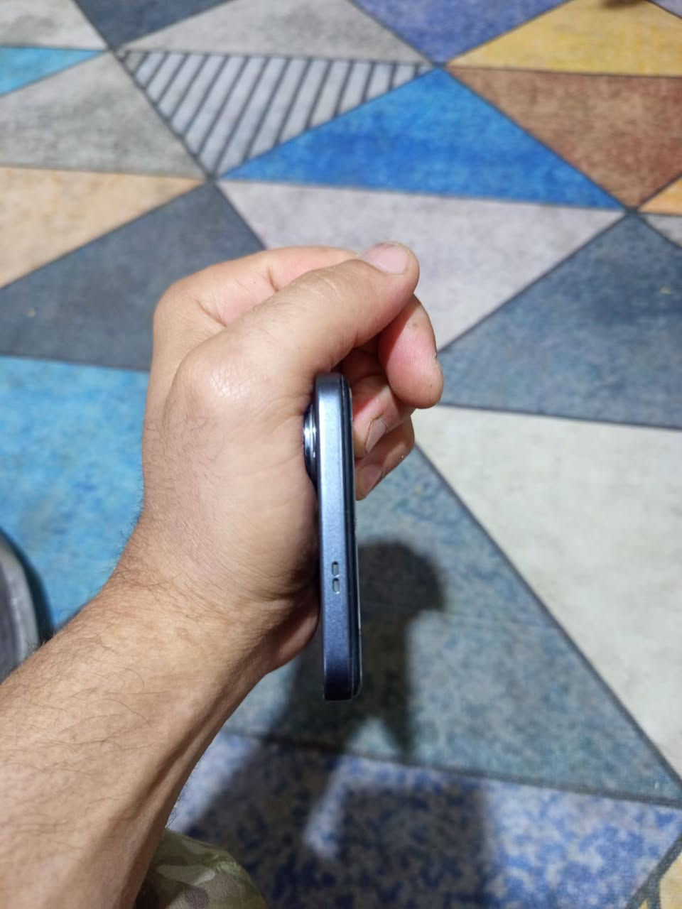 للبيع: هاتف Infinix HOT 60i
الموديل: Infinix HOT 60i (X6728)
اللون: أسود (Sleek Black)
ذاكرة التخزين: 256 جيجابايت
الرام (الذاكرة العشوائية): 4 جيجابايت (+2 جيجابايت إضافية ممتدة)
المعالج: Helio G81 Ultimate (أداء ممتاز وعملي)
الشاشة: HD+ بتردد سلس (720x1600)
الكاميرا الخلفية: 50 ميجابكسل
الكاميرا الأمامية: 8 ميجابكسل
البطارية: 5160 مللي أمبير (تدوم طويلاً)
النظام: Android مع واجهة XOS 15.1.2
الحالة: الجهاز نظيف جداً وبحالة ممتازة وخالي من النواقص.
السعر المطلوب: [، : 190000] دينار عراقي (قابل للتفاوض البسيط)
المكان: [البصرة المعقل]
للتواصل: [***********]
