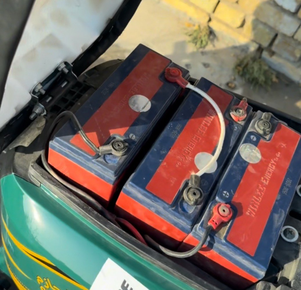 دراجه شحن للبيع R11 مزوده ٦ باتره الدراجه مكفوله صارلهه شهر ونص من مشتريهه والسعر ٤٥٠ مكاني ميسان والشراي يراسلني ***********
