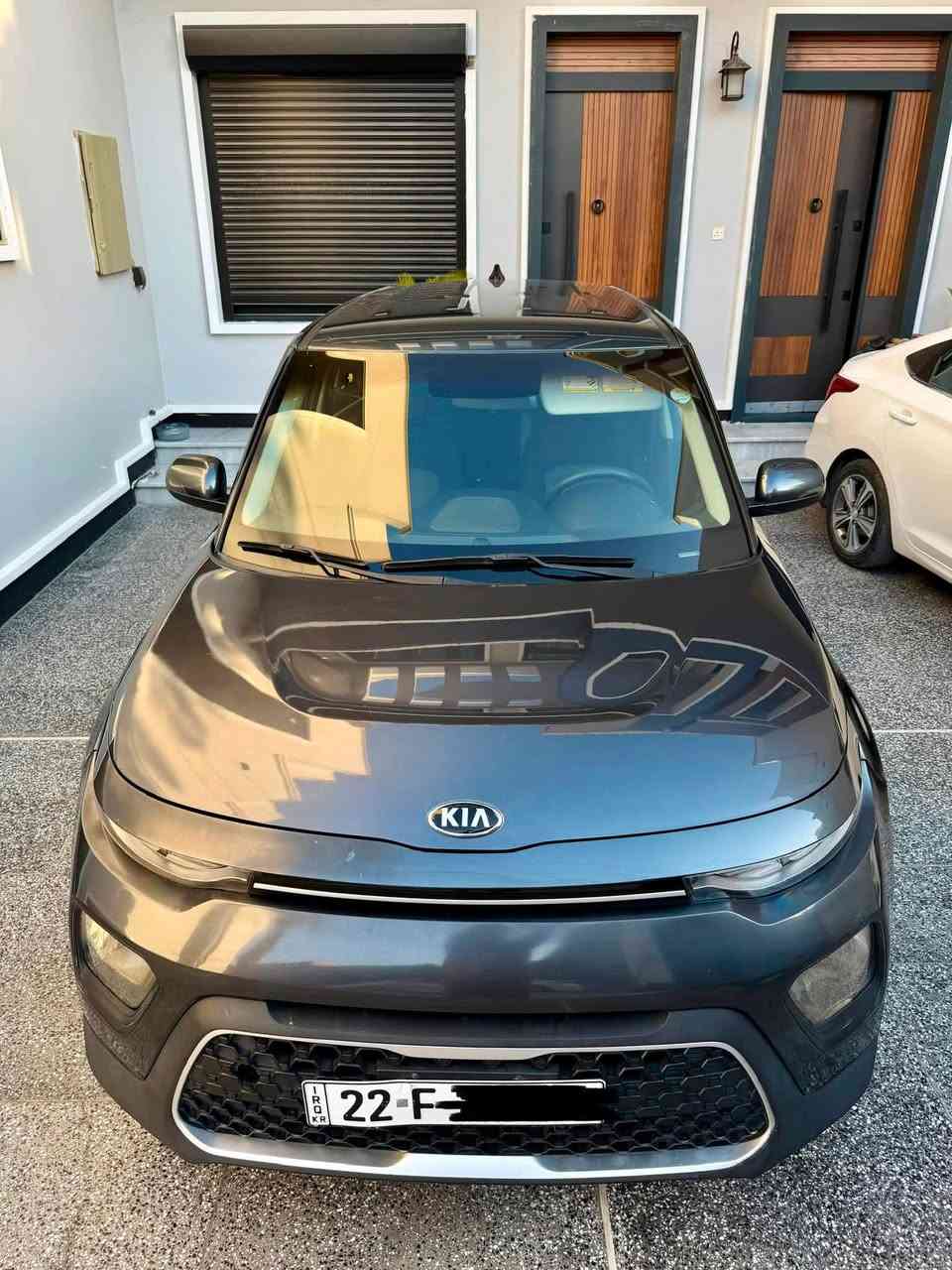 كيا صول
موديل 2020 
مكينة 2000 دوش
رقم اربيل 
حادثها طخة بسيطة بين جاملغ وبنيد 
بدون دواخل 
السيارة حلوة بمعنى الكلمة 
تفاصيل السيارة داخل الصور 
السعر 123 
مكان السيارة بغداد السيدية 
للأستفسار : ***********
