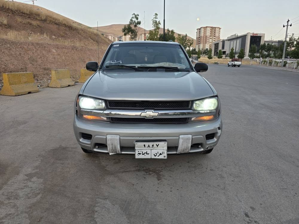 ***********
***********
بلايزرموديل 2005
كيرئؤتؤماتيك مه كينه ره ش مرخوب 4x4ده بل ئه كسل كيرؤ مه كينه ي بيلاد ته بريد ساردو كه رمي مه سبوت كيرؤمه كينه ؤ ده بل ئه كسلي به شه رتي فيتر جوارتايه ويلي تازه بئ ده عمو بئ ليدرانه هيجي بيوه نيه بيشؤ دؤاي كه بسه بؤياخ حيزامه بؤ جؤاني سه نه ؤي به سه ر جؤه شينكه ي بيشؤي دراؤه هه زه ي تازه يه 4 ره قه مه كه شي له كه لايه نرخ (57)كه لاؤ كه ميك مؤعامه له به شه رتي ته حؤيلؤ خرامه ؤ براؤه ي به شه رت به س بؤ فرؤشتنه كؤرينه ؤه ناكه م 
*********** السليمانية, العراق

