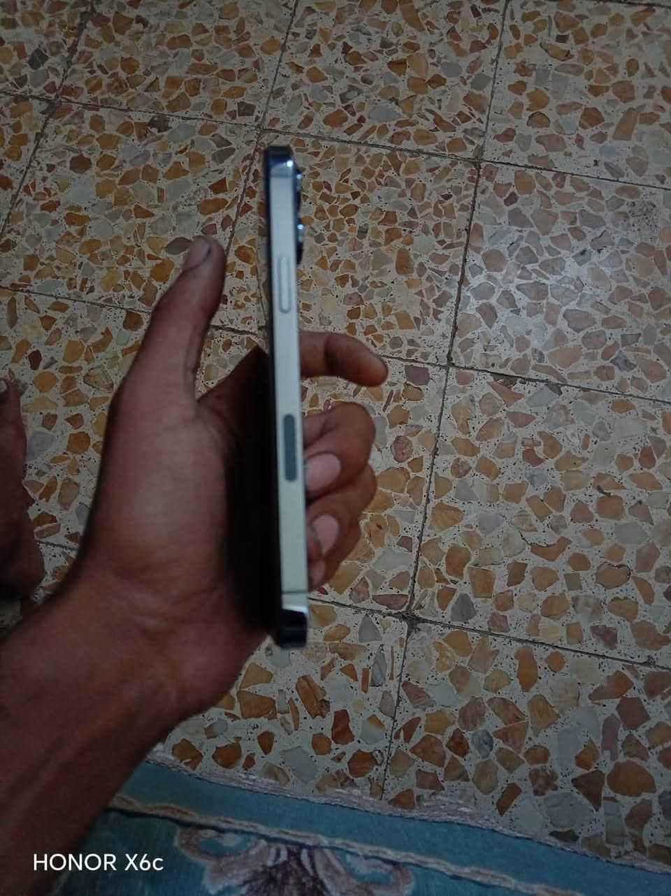 آيفون 13بروماكس بطاريه 87مستبدل شاشه بس تلفون كلش نضيف شاصيه يخبل 500وبي مجال بسيط ***********
