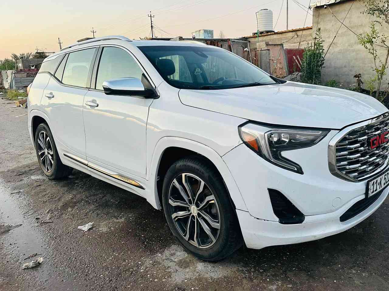 جمسي تيران دنللي
فول مواصفات محرك 2000 تيربو
موديل 2019
السياره رقمها بغداد سنويه وهزة جديده 
مكان السياره بصرة 
رقم التلفون ***********
