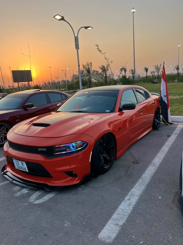 سلام عليكم شباب لبيع الي يشوف روحه شراي يرسلني وتساب
والي يحب يسولف والي يدور كلين لا يطبلي 🤝

دوج جارجر دايتونا اصل برتقالي🧡
رقم بغداد مشروع وطني

الموديل :2018

المحرك : RT . V8 .5700 .
السياره عليها جكات اس تو بلاص صاله شهر من شاده 
وعليها ادامه من حداده امامي وخلفي 
وعليها دامه من محرك كامله 
وعليها بلكات ريسنك 
وستو امبدل رديتر +واتر بم +وقايش ورولات
فيت بم جديد موبر اصلي 
تخم تاير + فلنجات جدد +دسكات 
عليها متغير لايت 
وهواي تفصيل 
 

المواصفات :                              
موصفات ال دايتونا المعروفة 
* لايت LED . 
* تشغيل عن بعد . 
* شاشة كبيرة قياس 8.4 أنج اوپشنات SRT كاملة 
كشنات حضن +جلد مختمة دايتونا
كشنات كهرباء 
ذاكرة لحفظ وضعيات الجلوس1️⃣2️⃣
لون برتقالي مميز
الكشنات الامامية تدفئة🔥 تبريد🥶
 الكشنات الخلفية تدفئة 🔥
سستم سماعات 🔊 
مقود السائق كهربائي
تدفئة ستيرن
شاشة كبيرة مع وضعيات SRT
حساسات خلفية
سوبر تراك باك
كامرا خلفية 360 حساسات بلاد
مري قلاب
كزوز بلاد اسود
دواخل كاربون فايبر بكل مكان سستم كامل

الضرر : جاملغ وبنيد وباب الخلفي 
السيارة كلش حلوة بلحقيقة

***********
