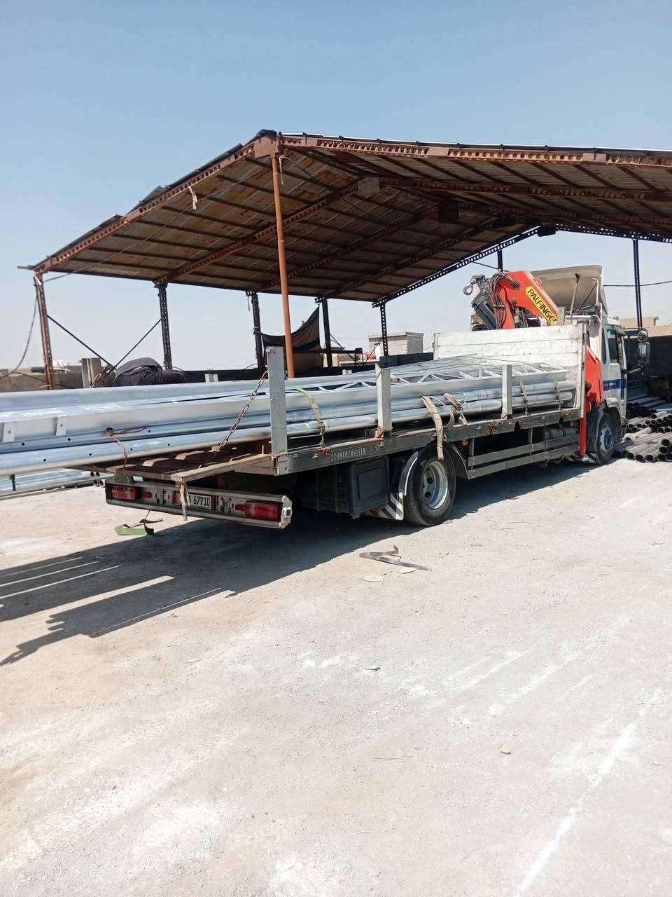 فالفو اف6 موديل 2004
 
كرين 3طن و900 

6سلايت 3يدوي و3هدروليك 

سياره شاصي جديد 

بدي صافي 6وربع

كير عادي بم ونوزل 

#مكينه بيه خيط تبخير 

سياره تخم تاير جديد 
  
 سنويه جديد 

سعر سياره 240$وبيه مجال قليل

***********📞
