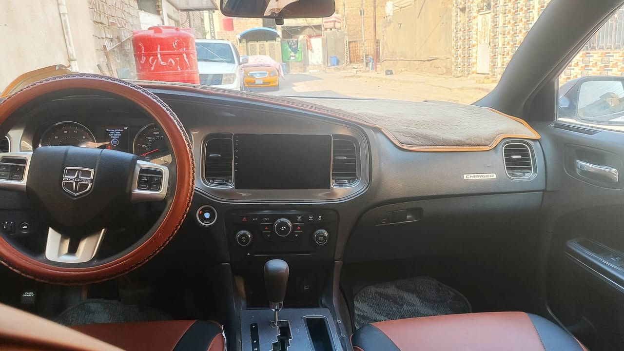 السلام عليكم چارچر 2014 رقم بغداد انكليزي بسمي السيارم بيها قليل ونه بل كسن السعر 130

وبيها مجال قليل الرقم ***********
