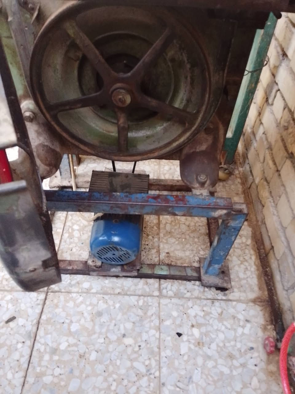 البيع منشار لولب حجم 400 
بغداد الجديدة حي الامين 
‏‪***********‬‏
