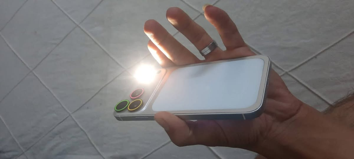 آيفون XR • ٦٤ • فيس ايدي شغال