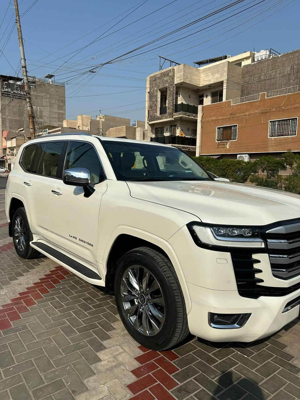 السلام عليكم 
تويوتا لاندكروز 2023

VX تون تيربو 
محرك 3500 
محرك مكفول بلادي 

ضمان شركه ساز

السياره ماشيه 28 الف مكفوله كفاله عامه من كلشي بدون اي ملاحظه

مغلفه ppf اصلي وبيه درع للجامه الاماميه وعازل للجام

السياره كل صيانته بالشركه 

بصمه وتشغيل عن بعد
سلايد
كراسي كهرباء وخزن ميموري الكراسي الاماميه تبريد وتدفئه والخلفيه تبريد
رادار امامي 
لايت عدسات واشاره متحركه
نظام صوتي jbl
شاشه جبيره اصليه
ستيرن كهرباء
جنطه كهرباء
حساس امامي  خلفي
كراسي الخلفيه كهرباء
هندبريك كهرباء

بعد بيه مواصفات هواي

السياره رقم بغداد باسمي تحويل ثاني يوم

مكان السياره بغداد المنصور

***********
