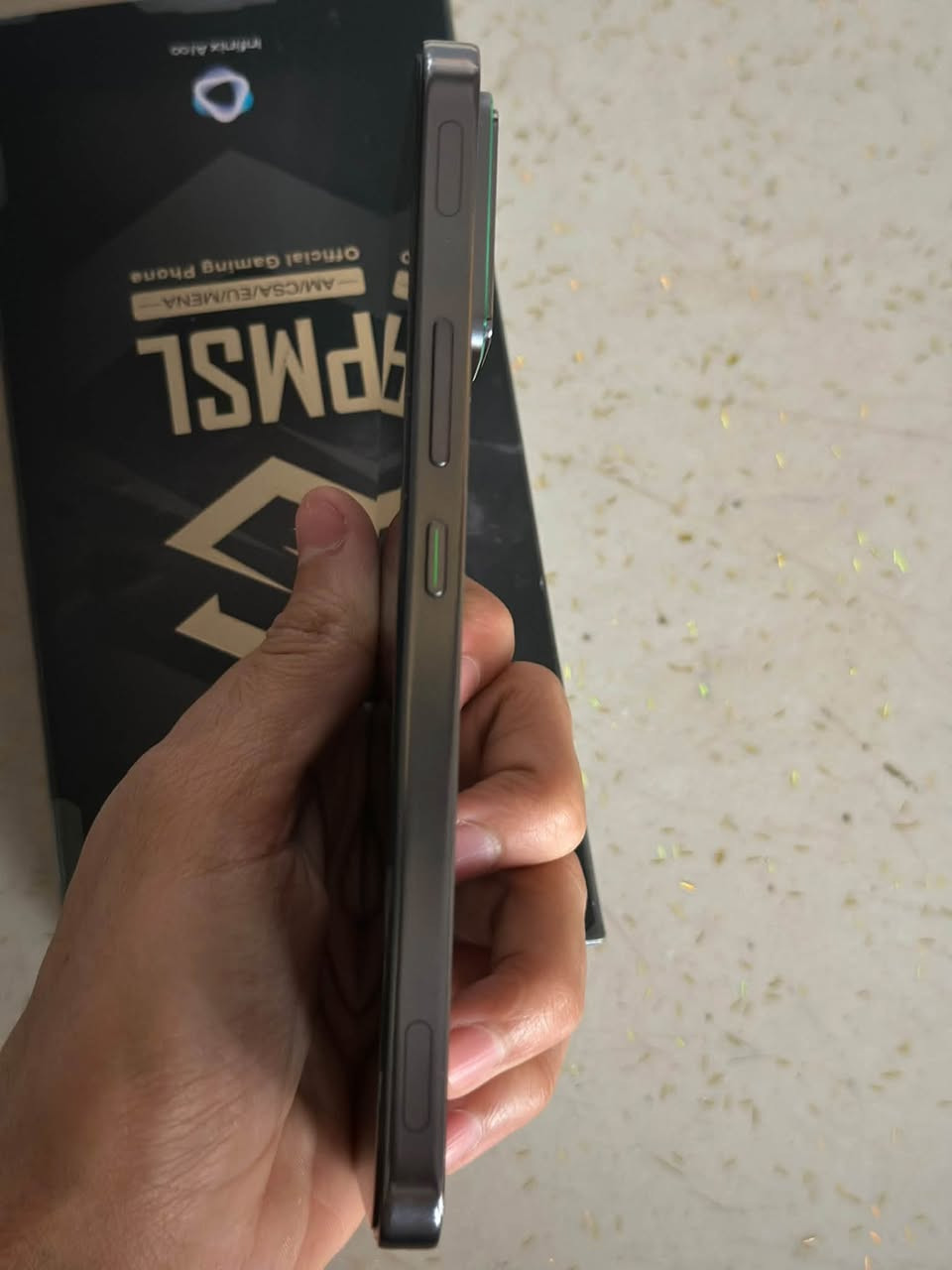 سلام عليكم جهاز GT 30 PRO ذاكرة 256 رام 12+12 معالج 8350 بطارية 95 جهاز نضيف + ملحقاتة كارتونة اصلية شاحنة اصلية + هذا الكسر بل لزكة مو شاشة جهاز كفالة عامة مابي ايشي لا داخل صيانة ولا مصلح سعر ٣٢٥ مكاني كربلاء تواصل واتس ***********
