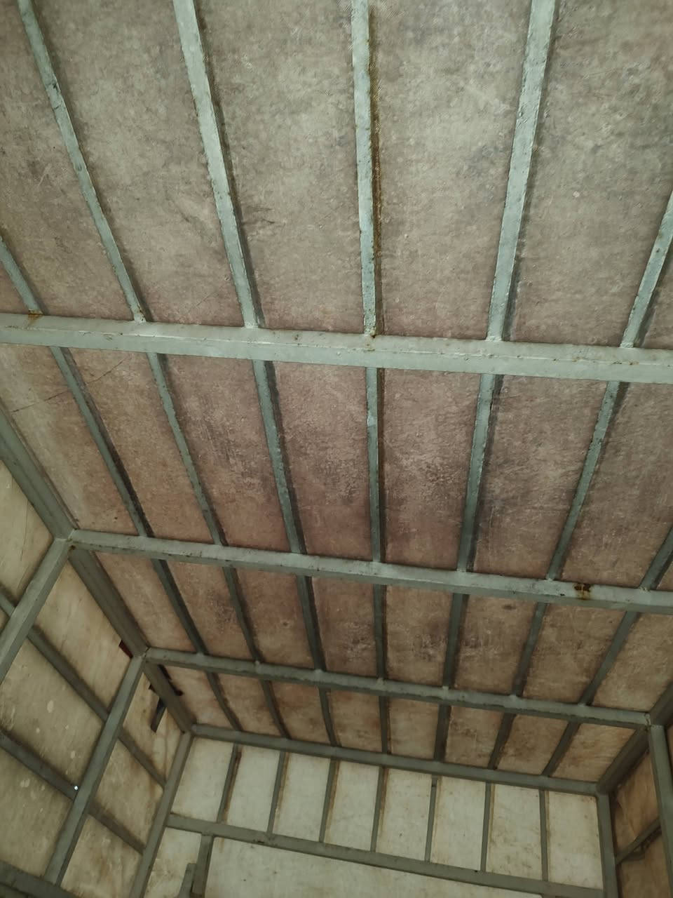 سلام عليكم جادر كيا حمل وياه تعلوانه محجر ثينهن جدد لليبع تصل على الرقم ***********
