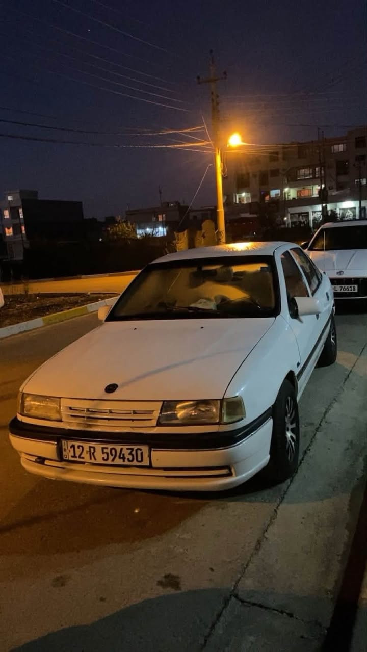 اوبل فكترا 91 
السعر 40$ قفل 
الضرر رصعات خفيفه مع ضربه خفيفه من الامام 
كوبون بانزين معاها 
رقم جديد 
هاتف ☎️ 
***********
***********
مكاني دهوك دوميز فايده
