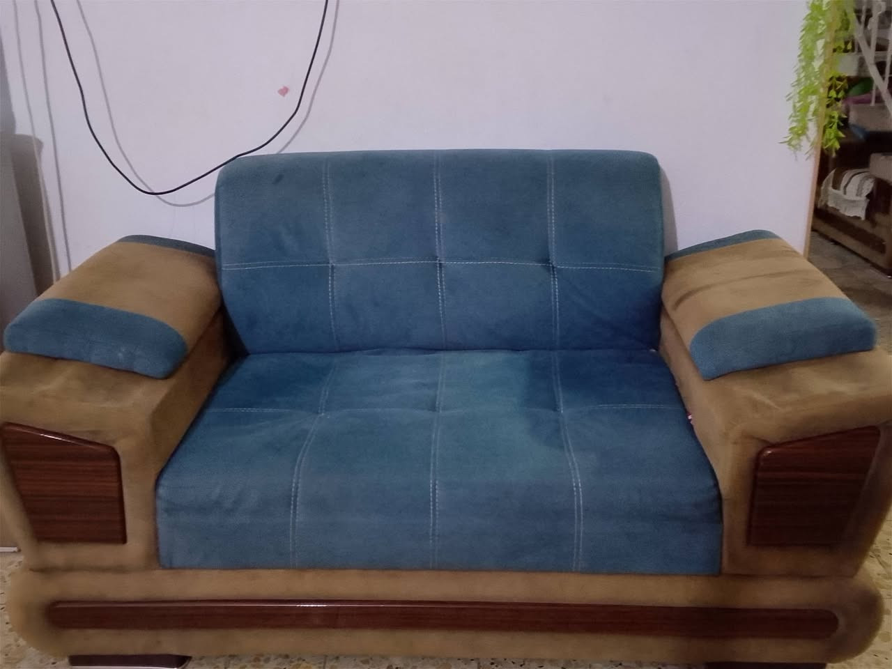تخم عشر مقاعد للبيع تنطيف ب200بي مجال
***********
