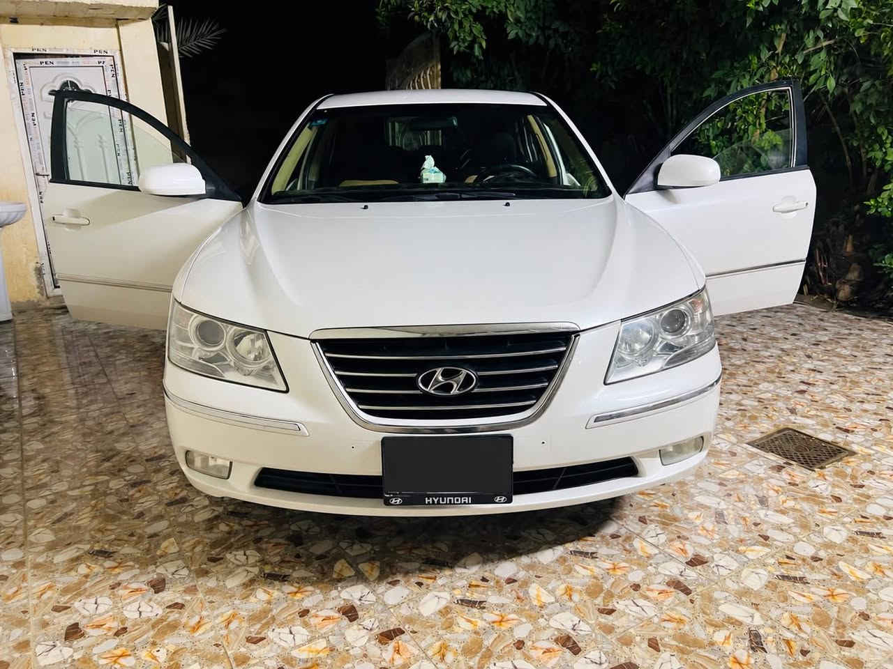 سوناتا 2009 خليجي مكينه 2400 
بسمي بغداد دولي مكينه وكير بشرط  قطعه صبع وقطعه تبديل
تخم تاير حداديه *********** مكاني صلاح الدين  قضاء بلد
