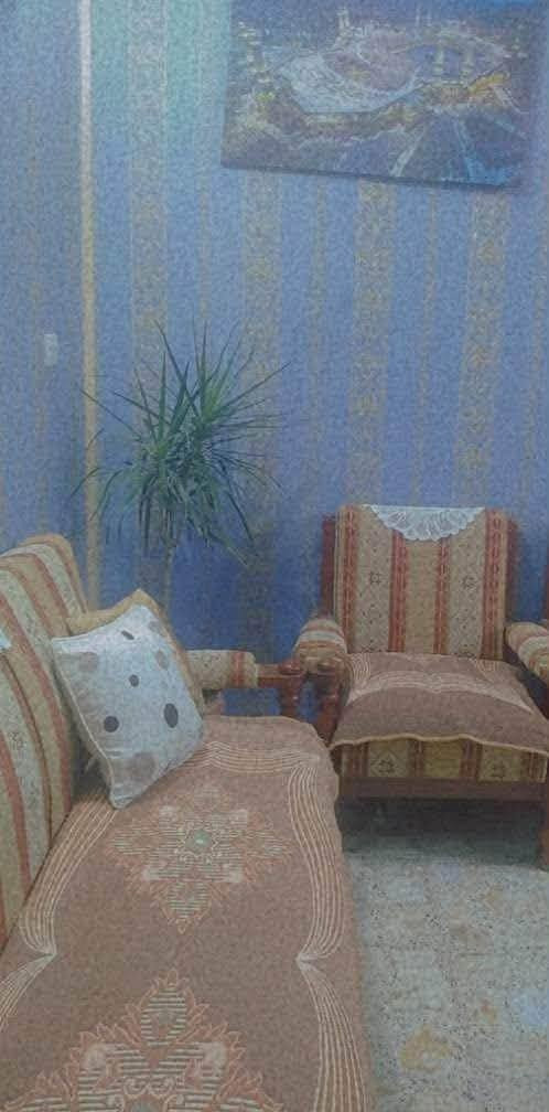السلام عليكم تخم صاج عدد المقاعد ١٠ وياه طبله وسطيه خشب
السعر 250 وبيه مجال بسيط حك الجية 
مكاني بغداد الغزالية
للاتصال ***********

