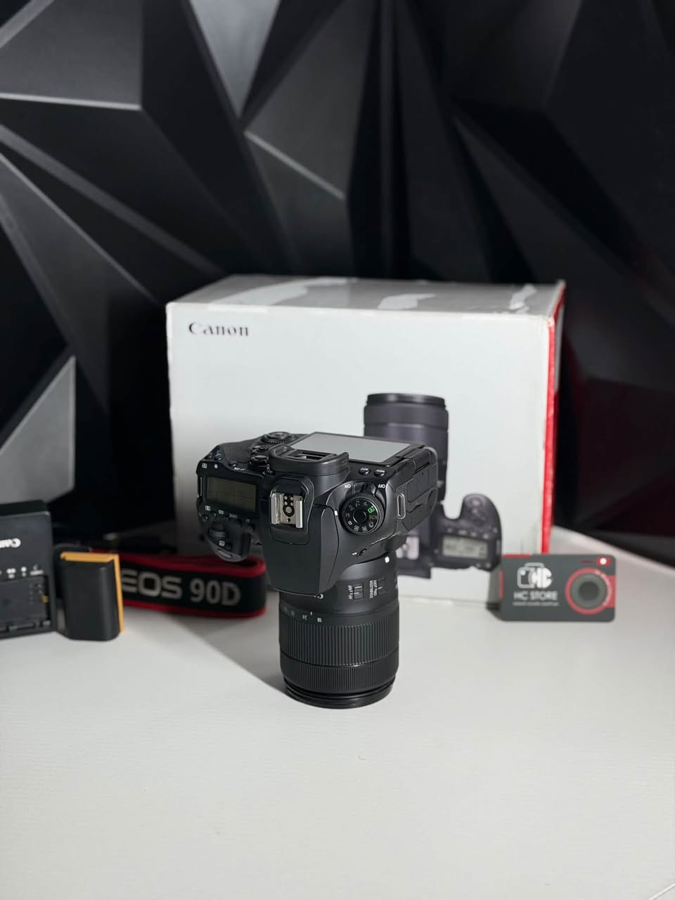 كانون 90D • عدسة 18-135mm USM • شاتر ١٤٠٠٠