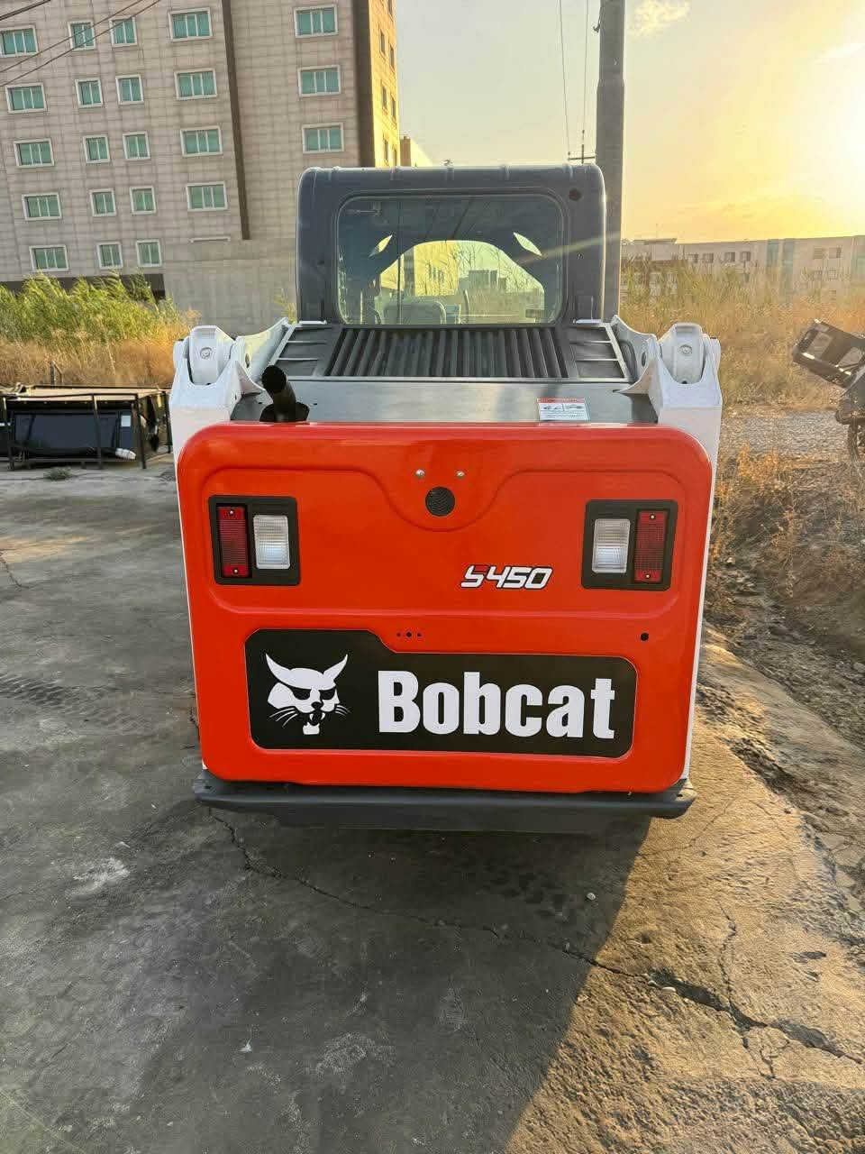 شفل بوبکات S450 للبيع
شفل بوبکات Bobcat S450
📌 الموديل: 2014
📌 رقم سنوية: أصلي
📌 تبريد: شفل تبريد
📌 مكفول بكفالة عامة
📌 التسليم: مباشر
💰 السعر: 225 ورقة
❌ السعر غير قابل للتفاوض
📍 المكان: أربيل
📱 واتساب: ***********
