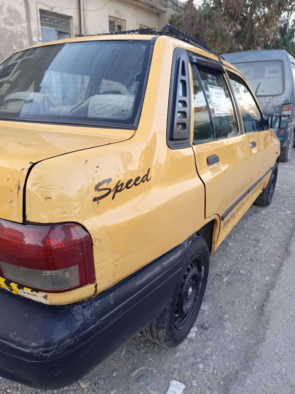 سياره سيبه لبيع نفخ وعليه هيئة ورقتين سعر ١٧ وبيه مجال قليل ***********
